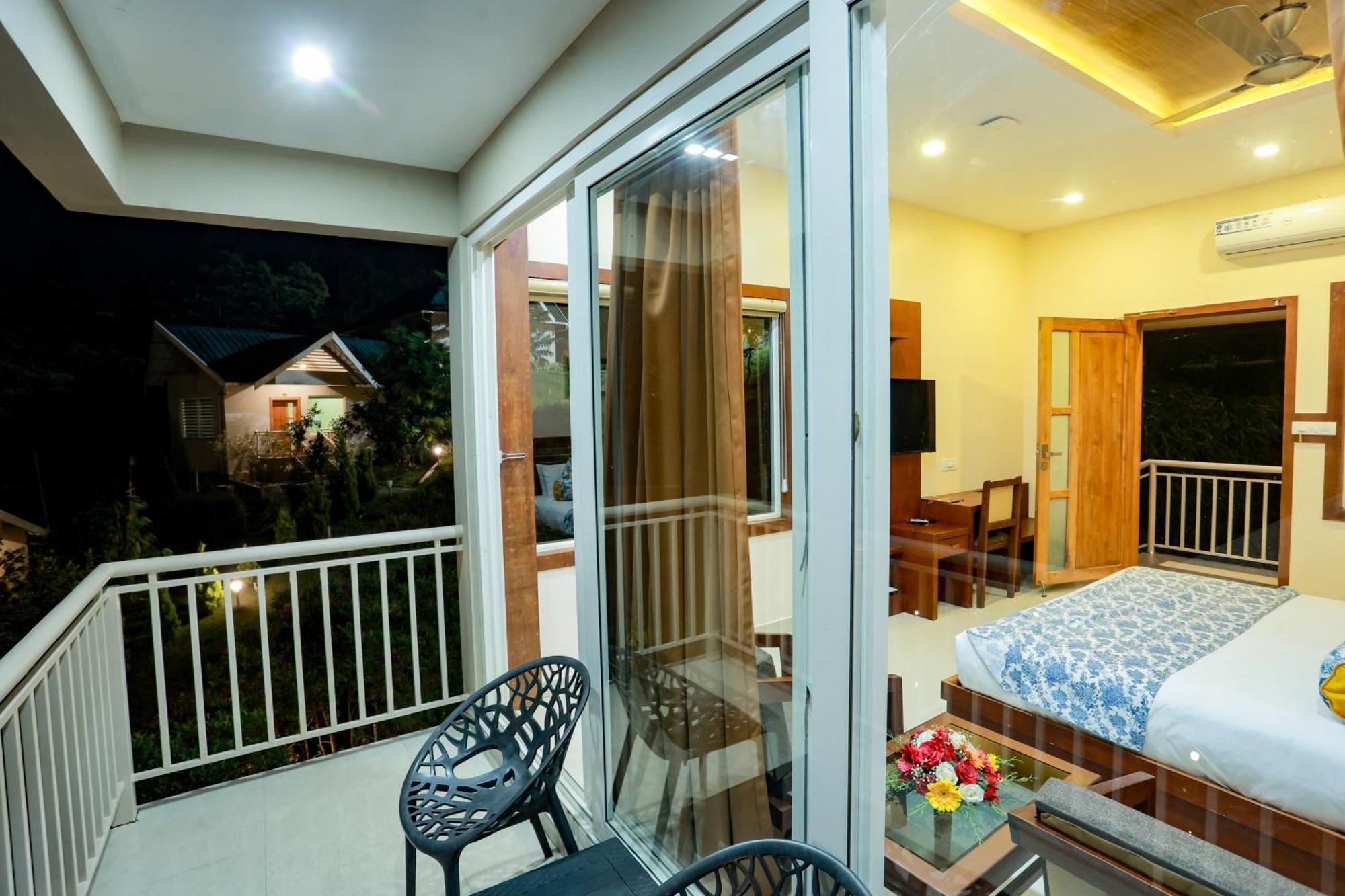 Aveda Munnar Mountains And Mist Hotel Exterior foto